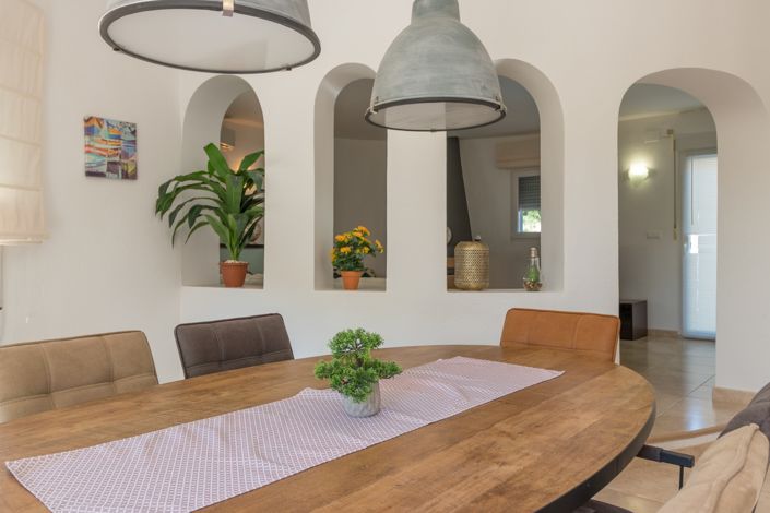 Image No.12-6 Bed Villa for sale