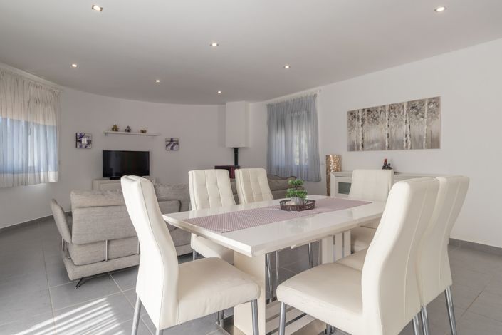 Image No.15-6 Bed Villa for sale