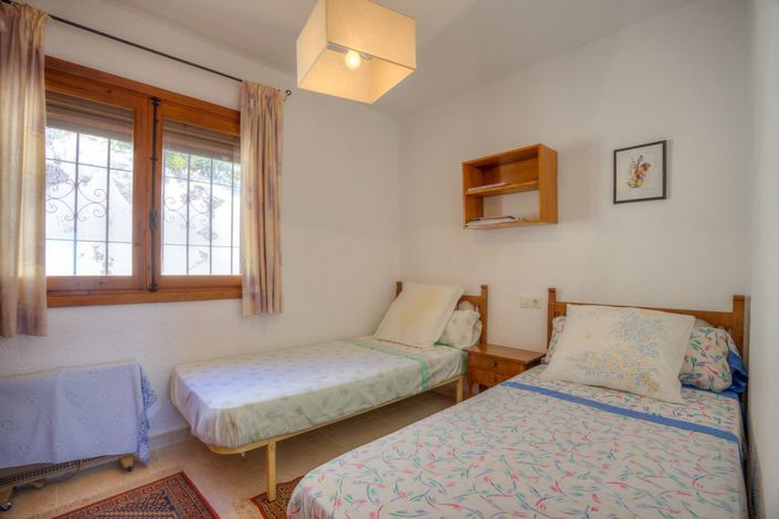 Image No.10-2 Bed Bungalow for sale