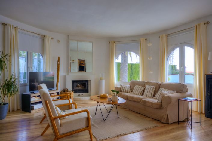 Image No.10-3 Bed Villa for sale