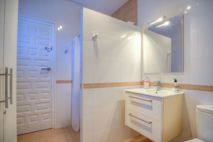 Image No.24-3 Bed Villa for sale