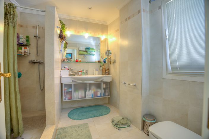 Image No.14-3 Bed Apartment for sale
