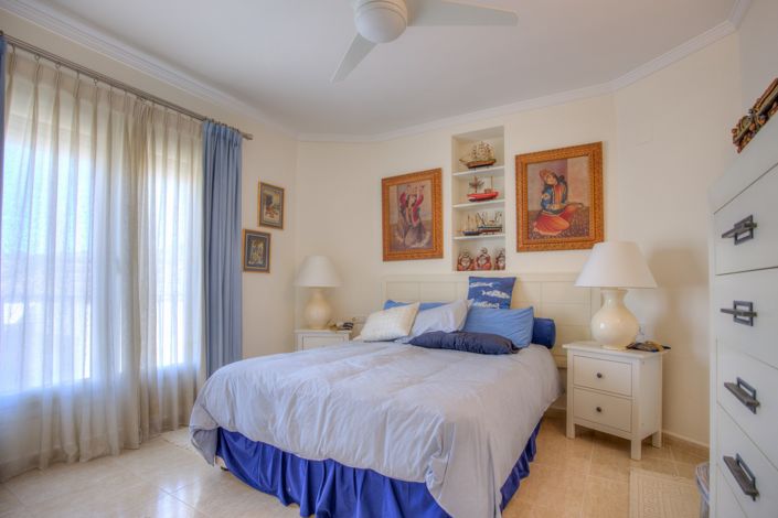 Image No.18-3 Bed Apartment for sale