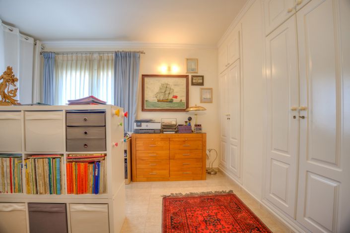 Image No.21-3 Bed Apartment for sale