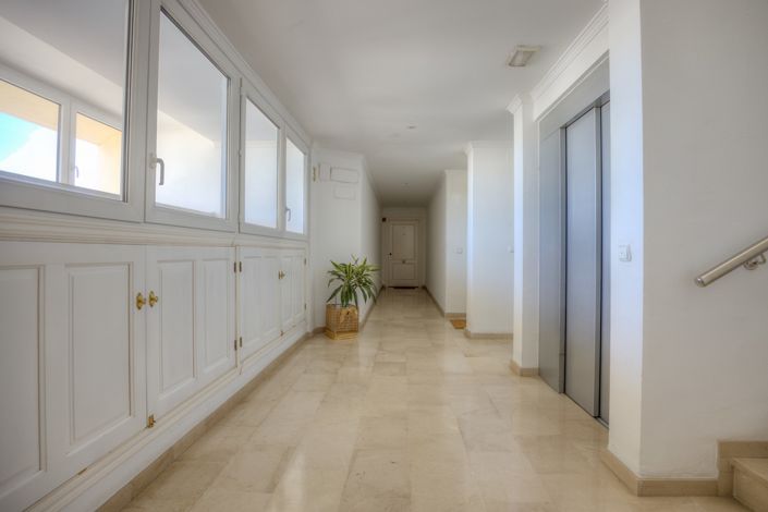 Image No.27-3 Bed Apartment for sale