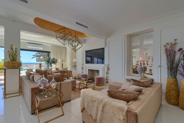 Image No.2-4 Bed Villa for sale