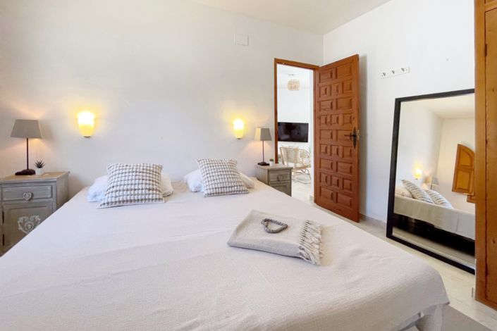 Image No.35-2 Bed Villa for sale