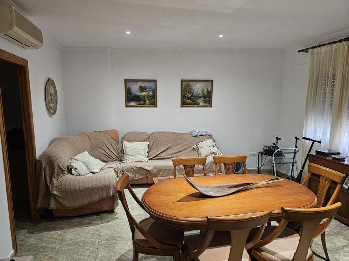 Image No.19-6 Bed Townhouse for sale