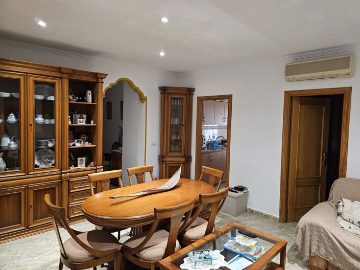Image No.4-6 Bed Townhouse for sale