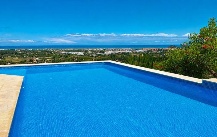 Image No.3-4 Bed Villa for sale