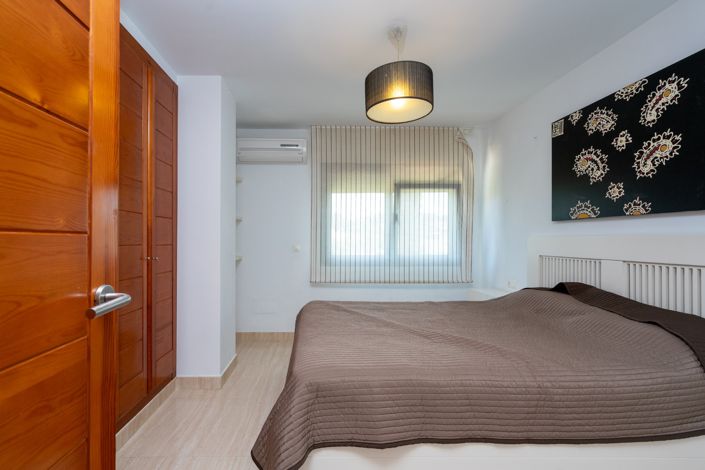Image No.17-3 Bed Villa for sale