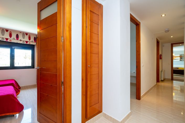 Image No.27-3 Bed Villa for sale