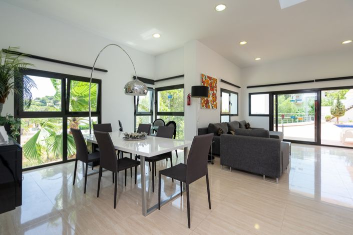 Image No.3-3 Bed Villa for sale