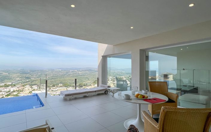 Image No.25-2 Bed Villa for sale