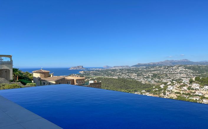 Image No.4-2 Bed Villa for sale