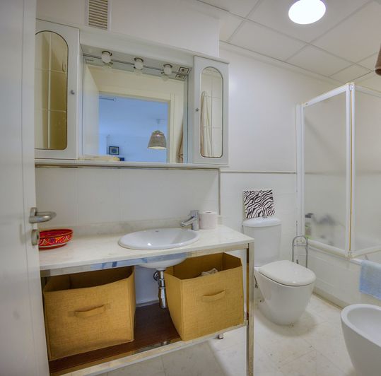 Image No.18-3 Bed Apartment for sale