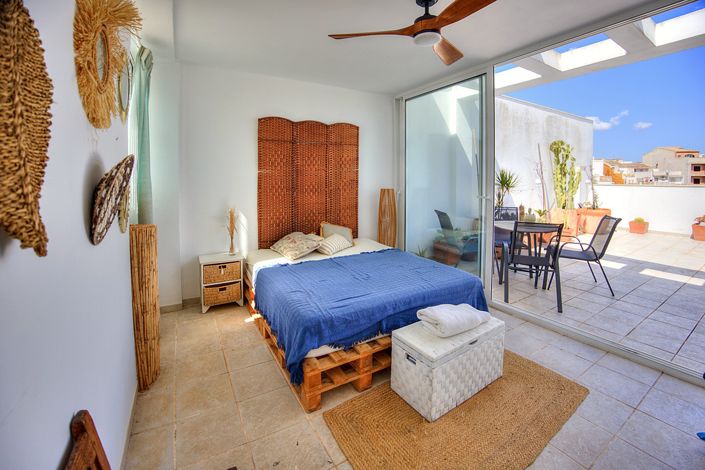 Image No.24-3 Bed Apartment for sale