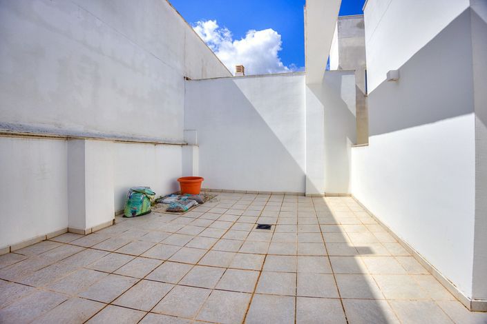 Image No.29-3 Bed Apartment for sale