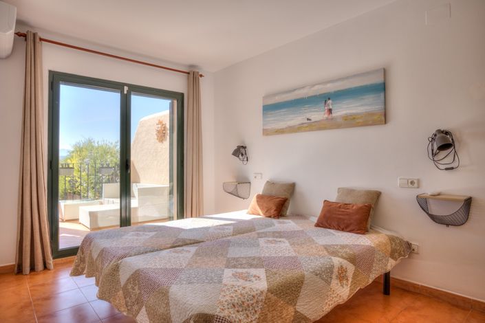 Image No.16-3 Bed Villa for sale