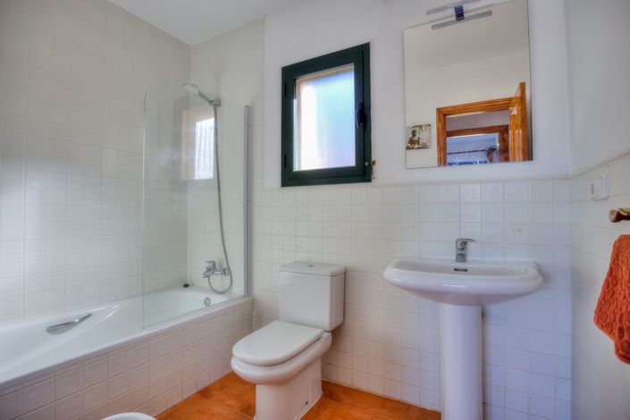 Image No.21-3 Bed Villa for sale