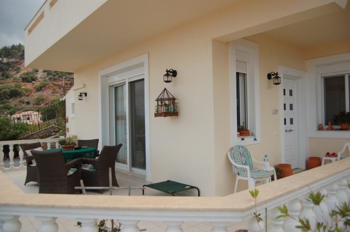 Image No.4-2 Bed House for sale