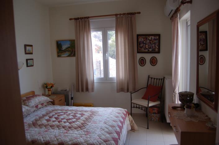 Image No.12-2 Bed House for sale