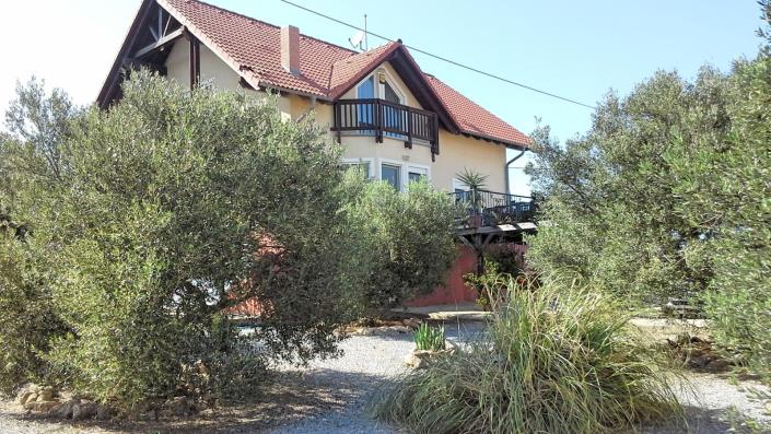 Image No.2-4 Bed House for sale