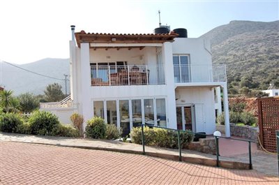 h-stal91-Seaview-property-with-swimming-pool14