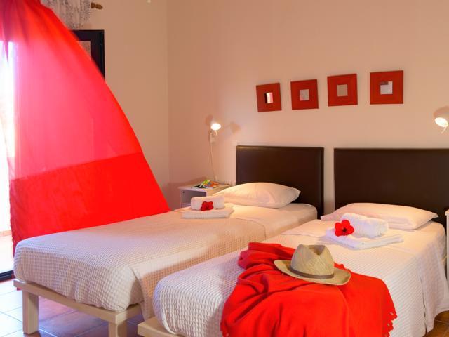 Image No.7-Maison de 2 chambres à vendre à Sissi