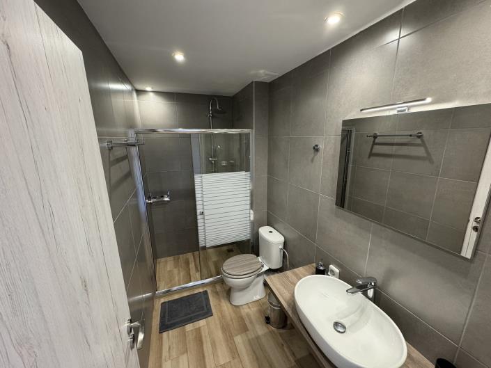 Image No.10-1 Bed Apartment for sale