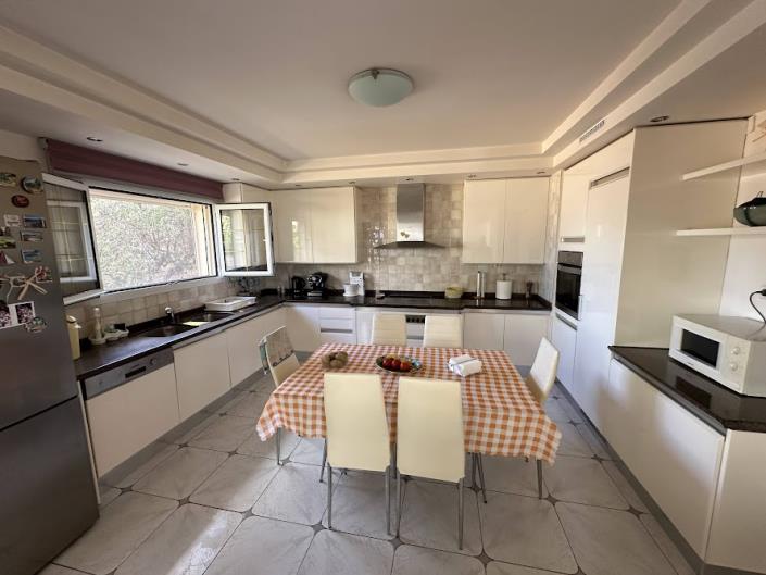 Image No.3-Maison de 4 chambres à vendre à Kokkini Hani