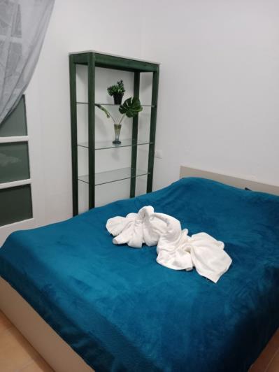 Image No.1-Studio for sale