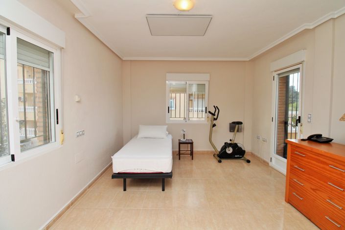 Image No.18-3 Bed Villa for sale