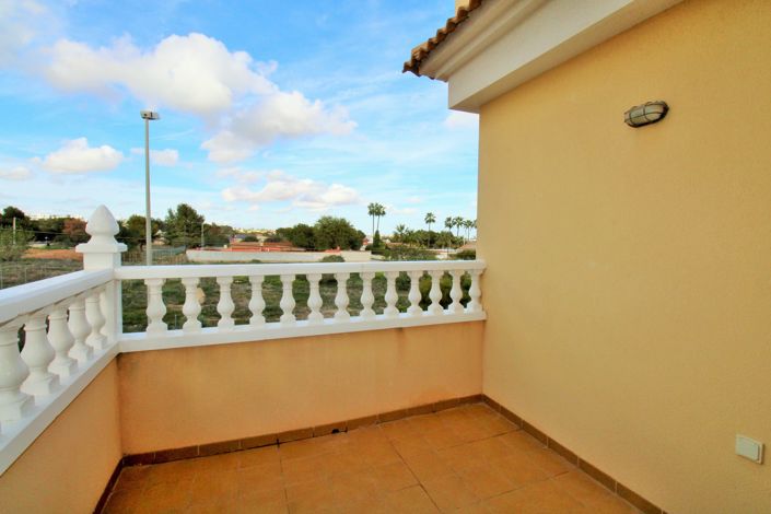 Image No.20-3 Bed Villa for sale
