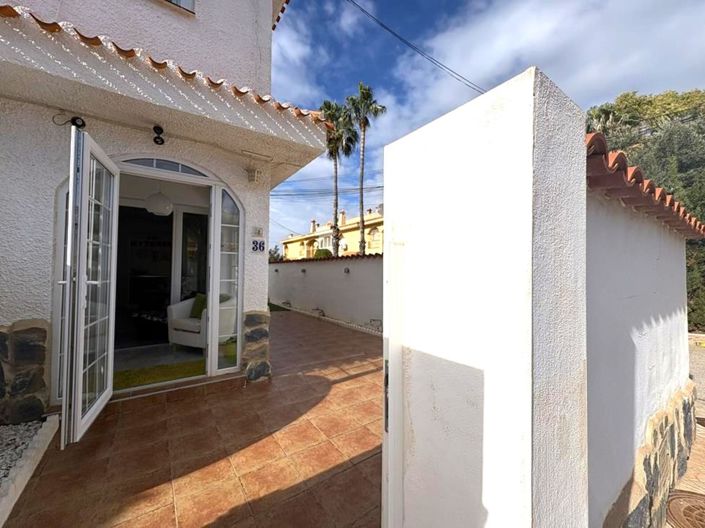Image No.4-2 Bed Townhouse for sale