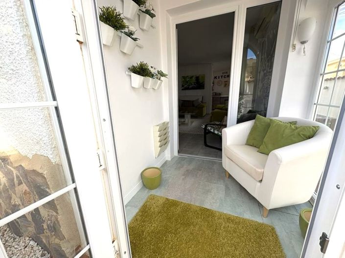 Image No.6-2 Bed Townhouse for sale