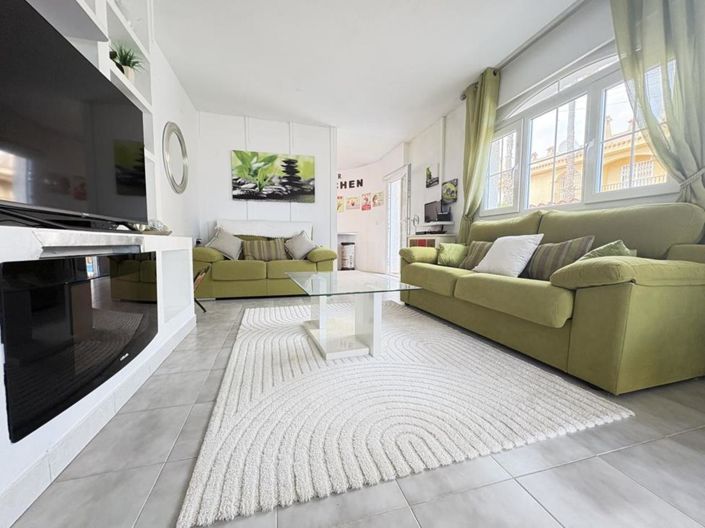Image No.9-2 Bed Townhouse for sale