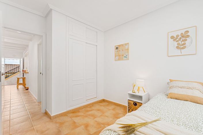 Image No.22-2 Bed Property for sale