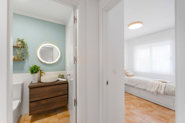 Image No.24-2 Bed Property for sale