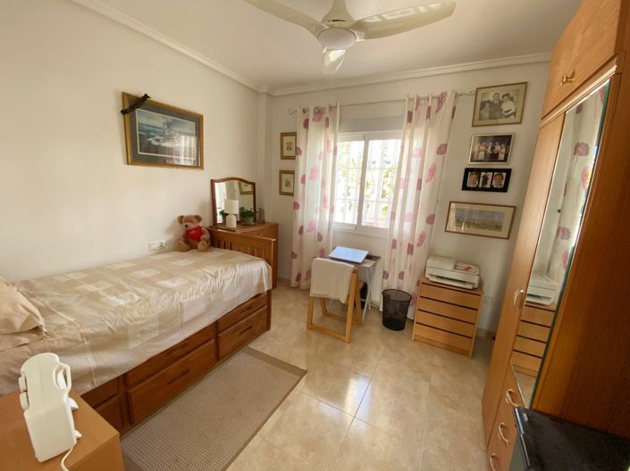 Image No.12-3 Bed House for sale