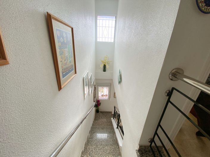 Image No.17-3 Bed House for sale