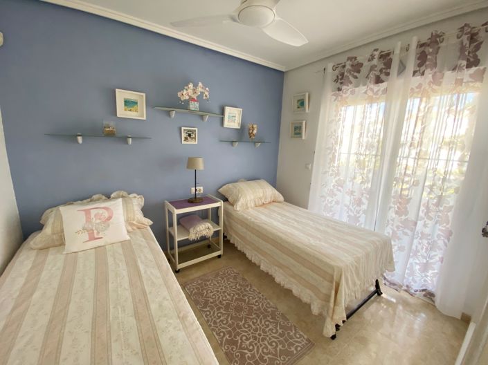Image No.19-3 Bed House for sale