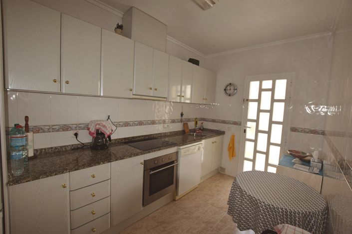 Image No.10-3 Bed House for sale