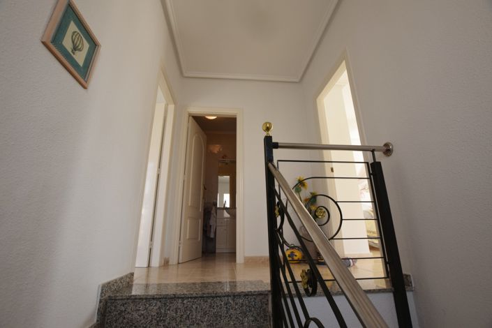 Image No.14-3 Bed House for sale