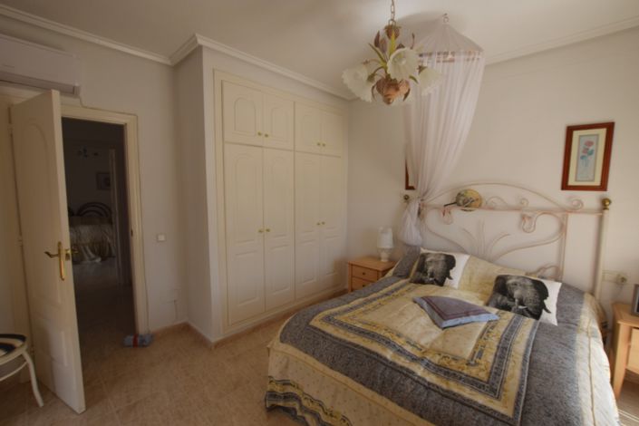 Image No.16-3 Bed House for sale