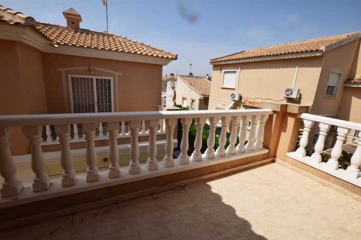 Image No.22-3 Bed House for sale
