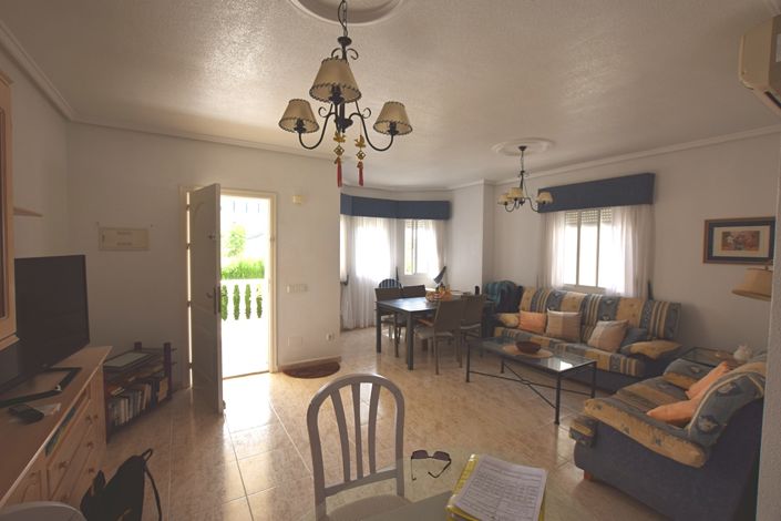 Image No.8-3 Bed House for sale
