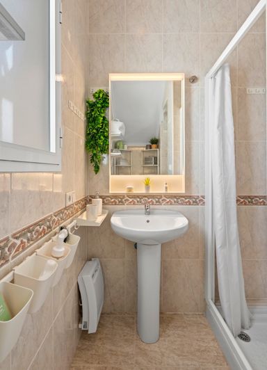Image No.20-3 Bed House for sale
