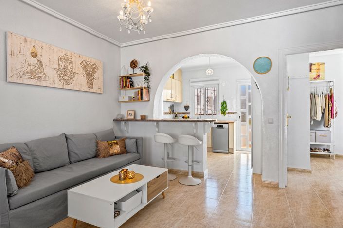 Image No.8-3 Bed House for sale