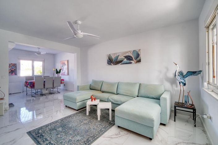 Image No.2-2 Bed Property for sale